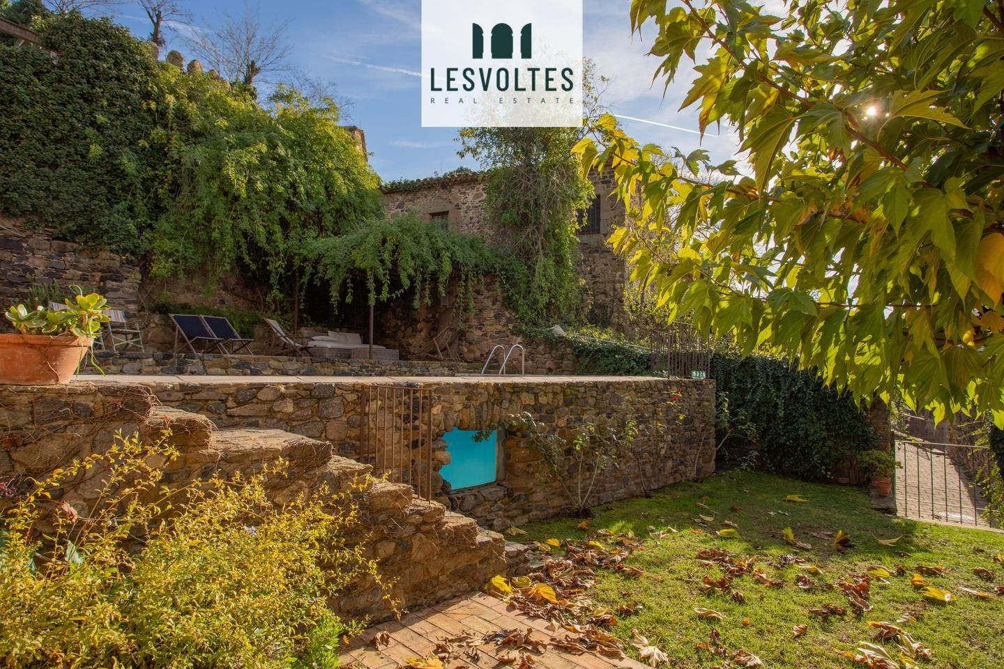 Vista exterior de Casa o xalet en venda en Foixà amb Aire condicionat, Jardí privat i Terrassa