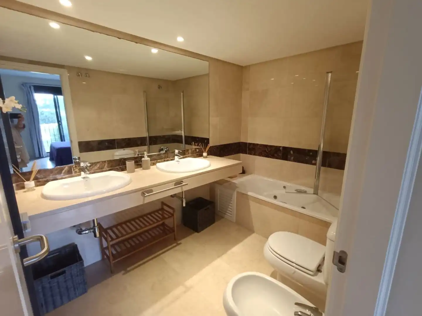 Bany de Apartament de lloguer en La Alcaidesa amb Aire condicionat, Calefacció i Terrassa