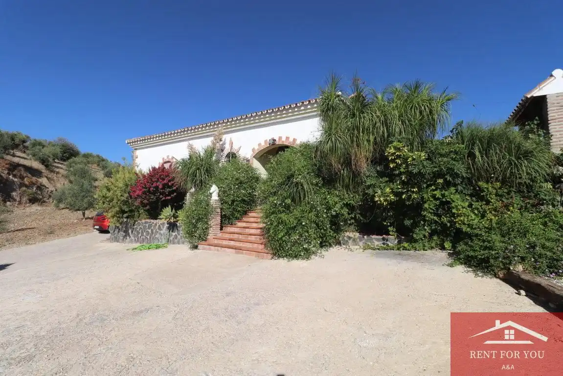 Jardí de Casa o xalet de lloguer en Alozaina amb Aire condicionat, Jardí privat i Piscina