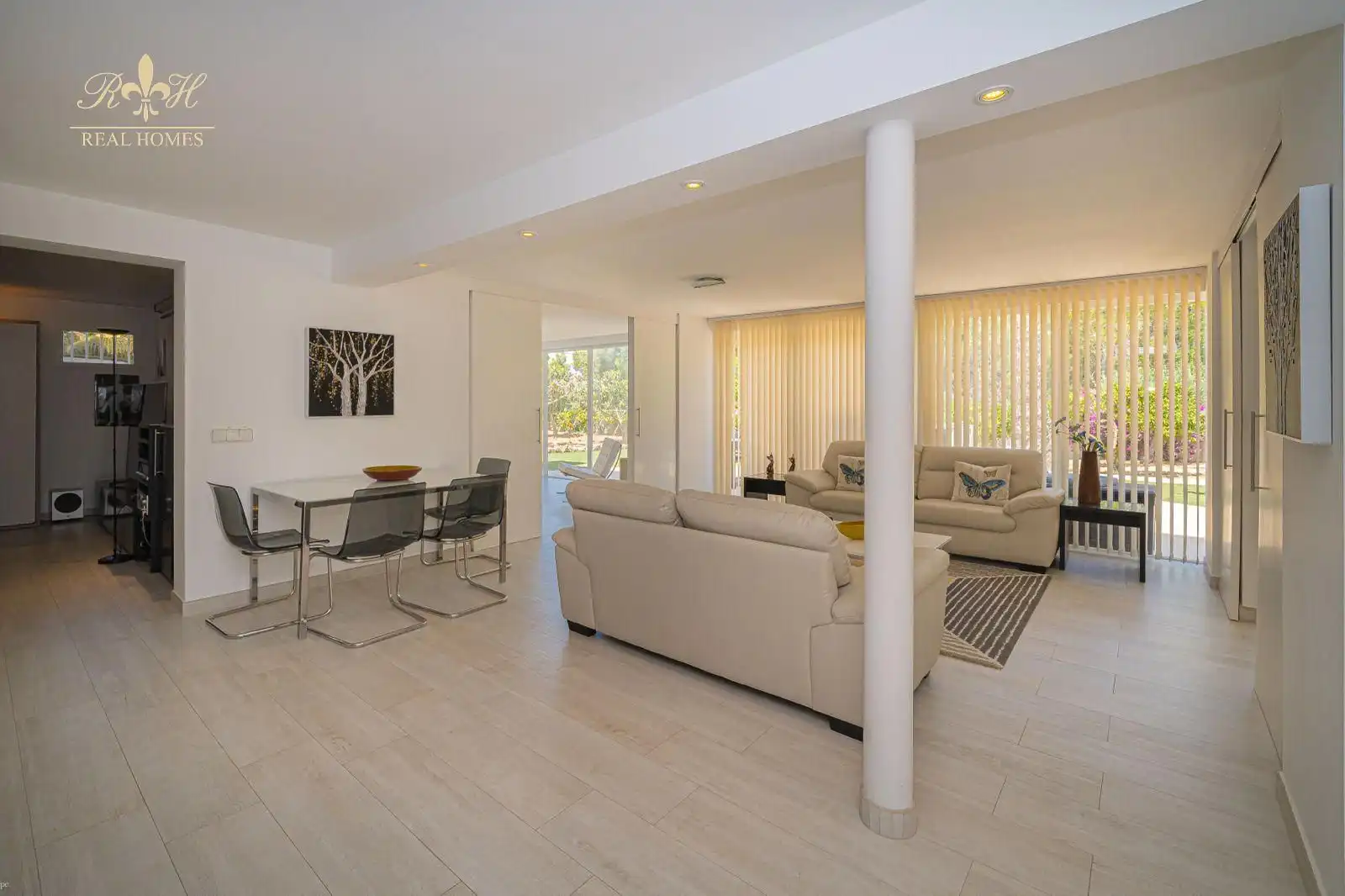 Living room of Houses for sale in L'Alfàs del Pi  with Air Conditioner, Terrace and Swimming Pool
