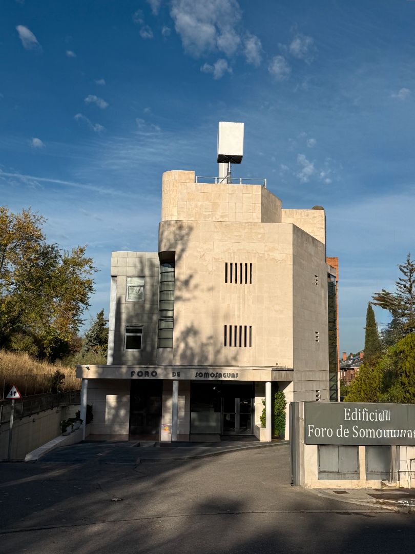 Vista exterior de Oficina en venda en Pozuelo de Alarcón amb Aire condicionat, Calefacció i Alarma