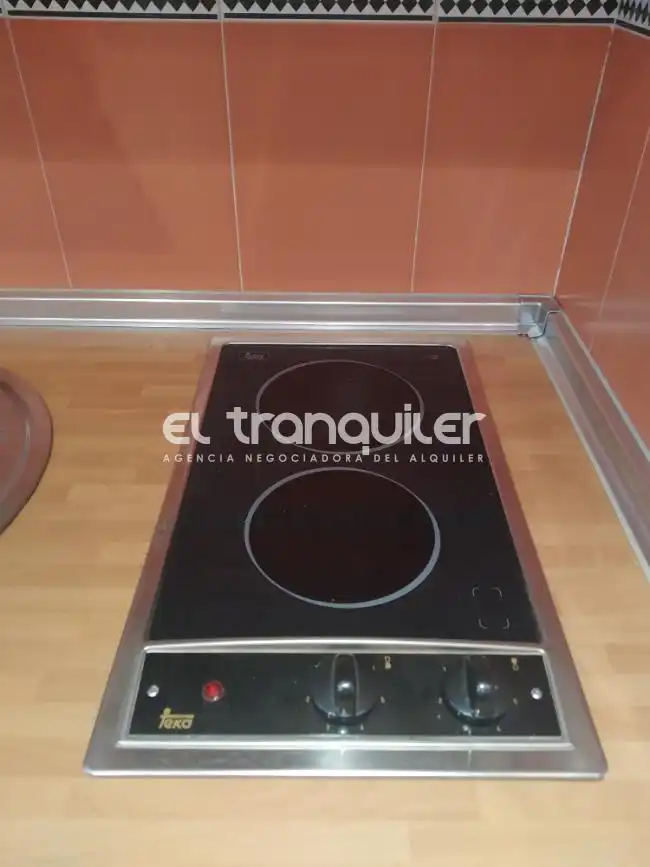 Küche von Wohnung zur Miete in Madrid mit Parkett, Schwimmbad und Möbliert