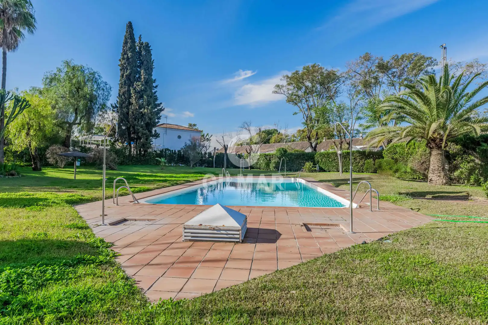 Jardí de Casa adosada en venda en Gelves amb Calefacció, Jardí privat i Piscina