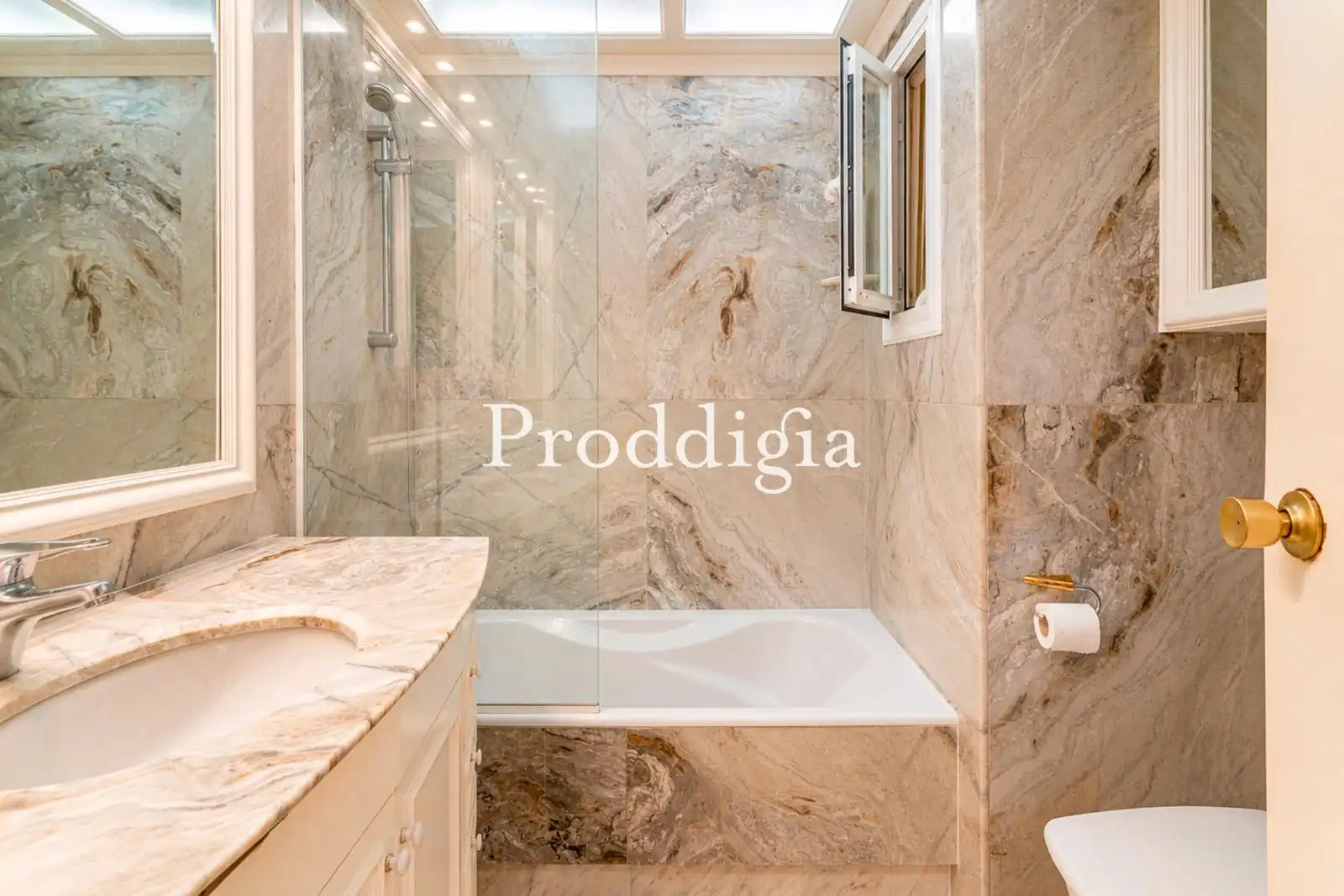 Baño de Piso en venta en Sant Cugat del Vallès con Calefacción, Jardín privado y Terraza