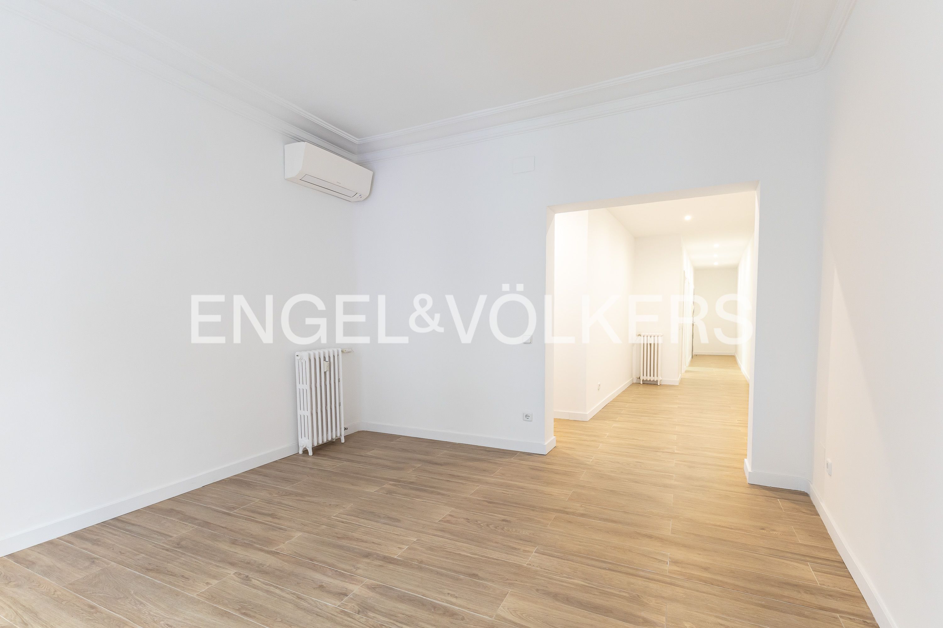 Living room of Flat for rent in  Madrid Capital  with Air Conditioner and Heating