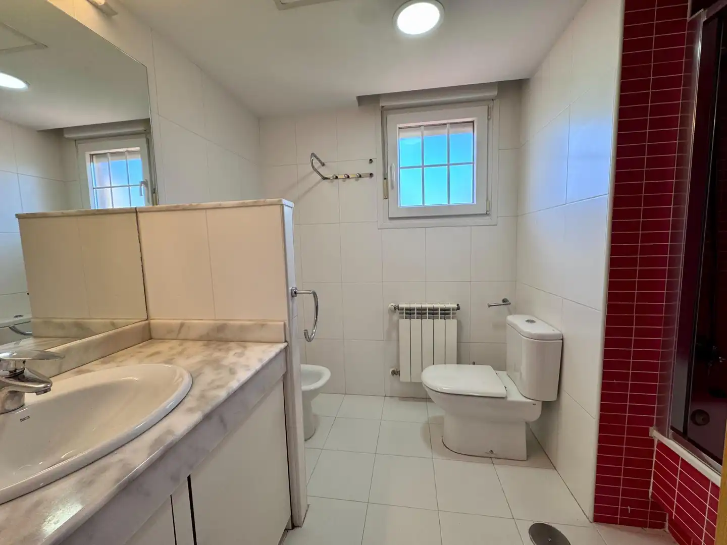 Baño de Casa adosada en venta en Villanueva de la Cañada con Parquet