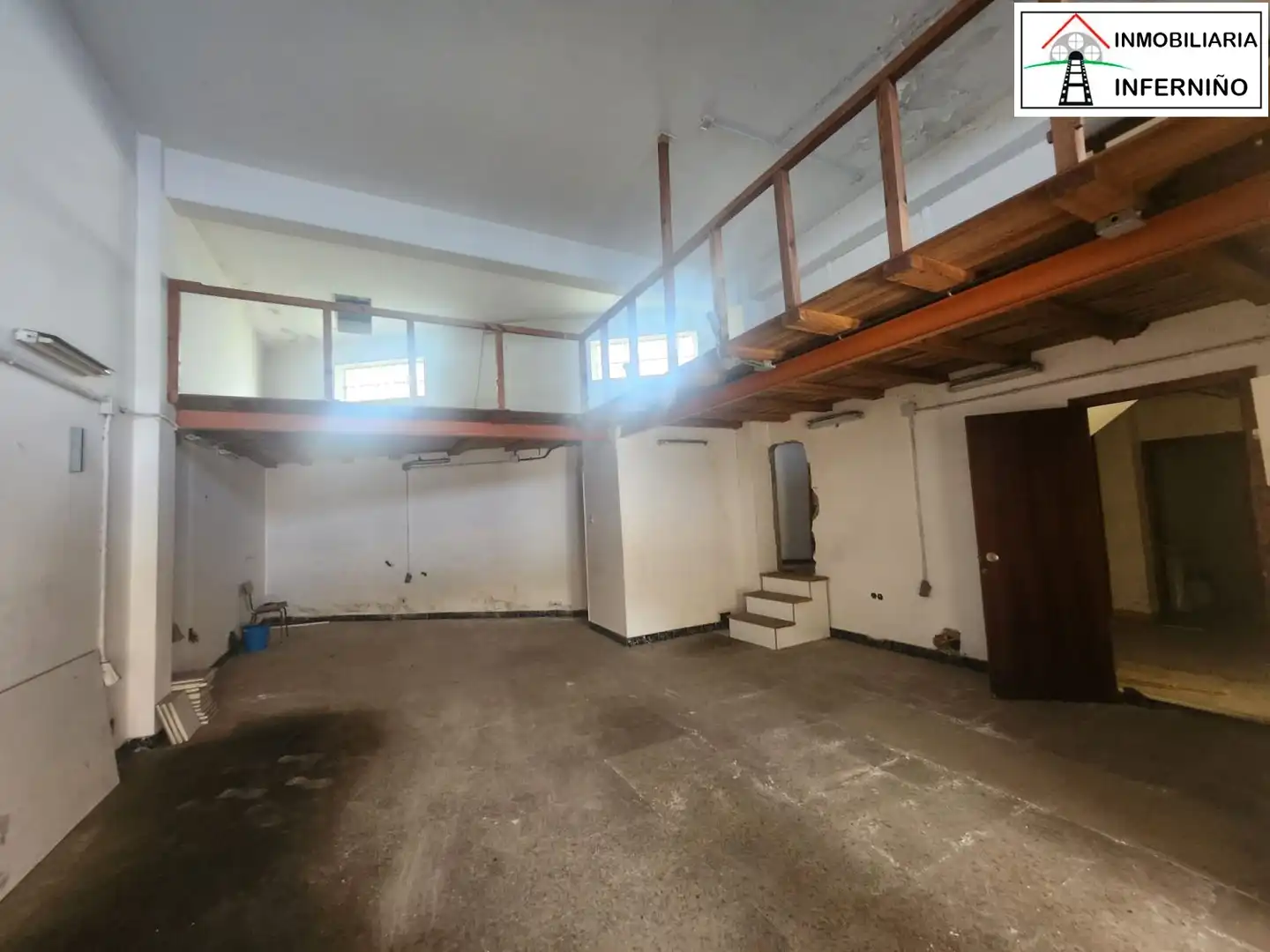 Local comercial en venda a O Feal - Xubia