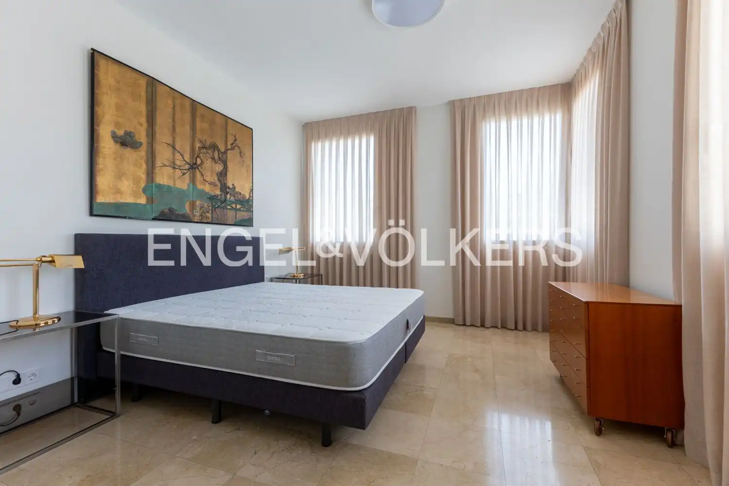 Habitación de Piso de alquiler en Valencia con Aire acondicionado, Calefacción y Amueblado