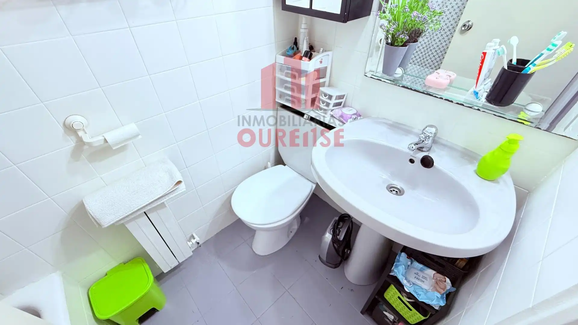 Bathroom of Buildings for sale in Ourense Capital 