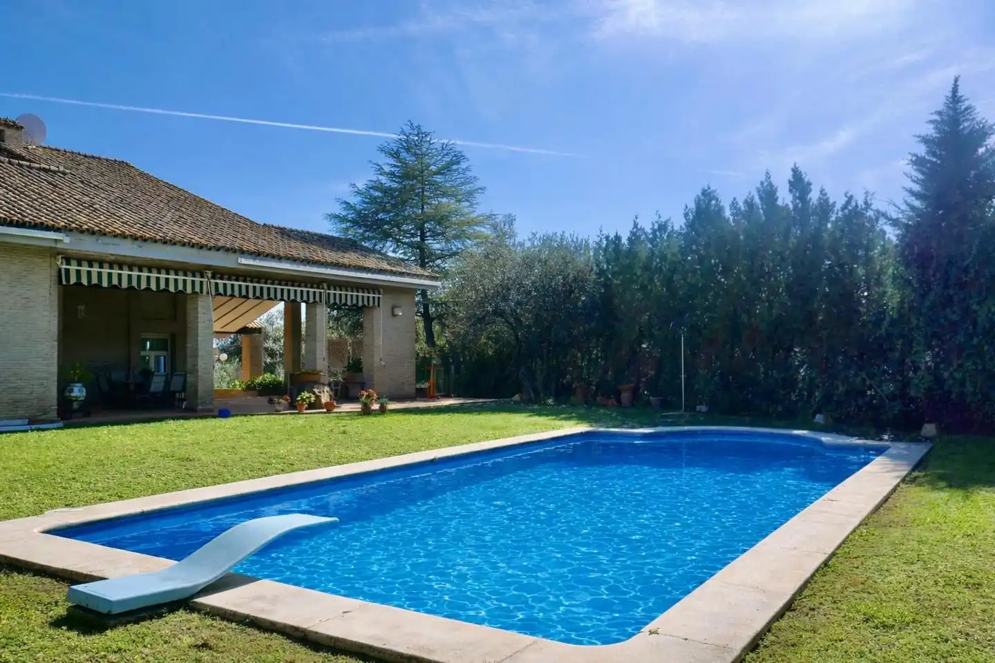 Jardí de Casa o xalet en venda en Tomares amb Aire condicionat, Jardí privat i Parquet