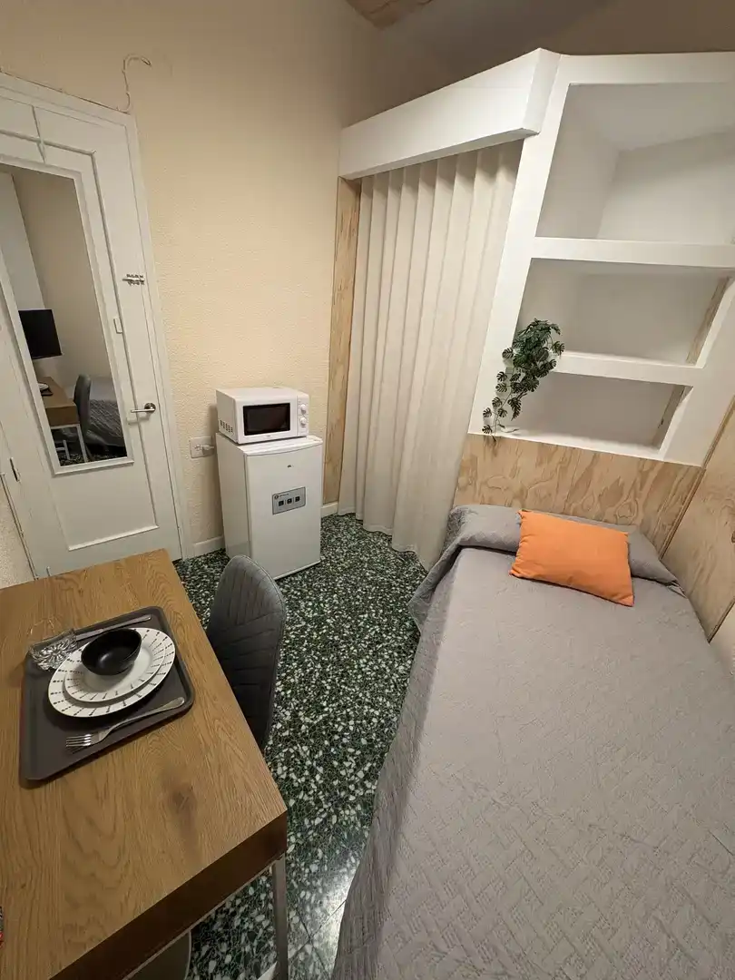 Habitación de Piso para compartir en Alzira con Aire acondicionado y Amueblado