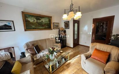 Living room of Flat for sale in  Madrid Capital  with Heating, Parquet flooring and Terrace