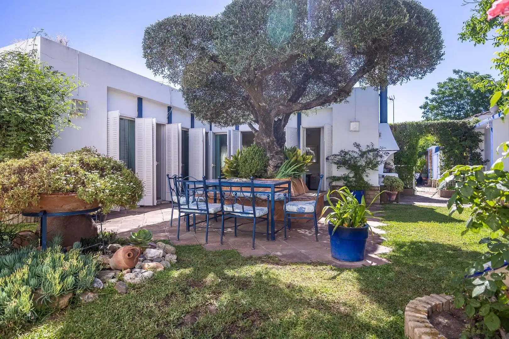 Terrasse von Haus oder Chalet zum Verkauf in Tomares mit Klimaanlage, Heizung und Privatgarten