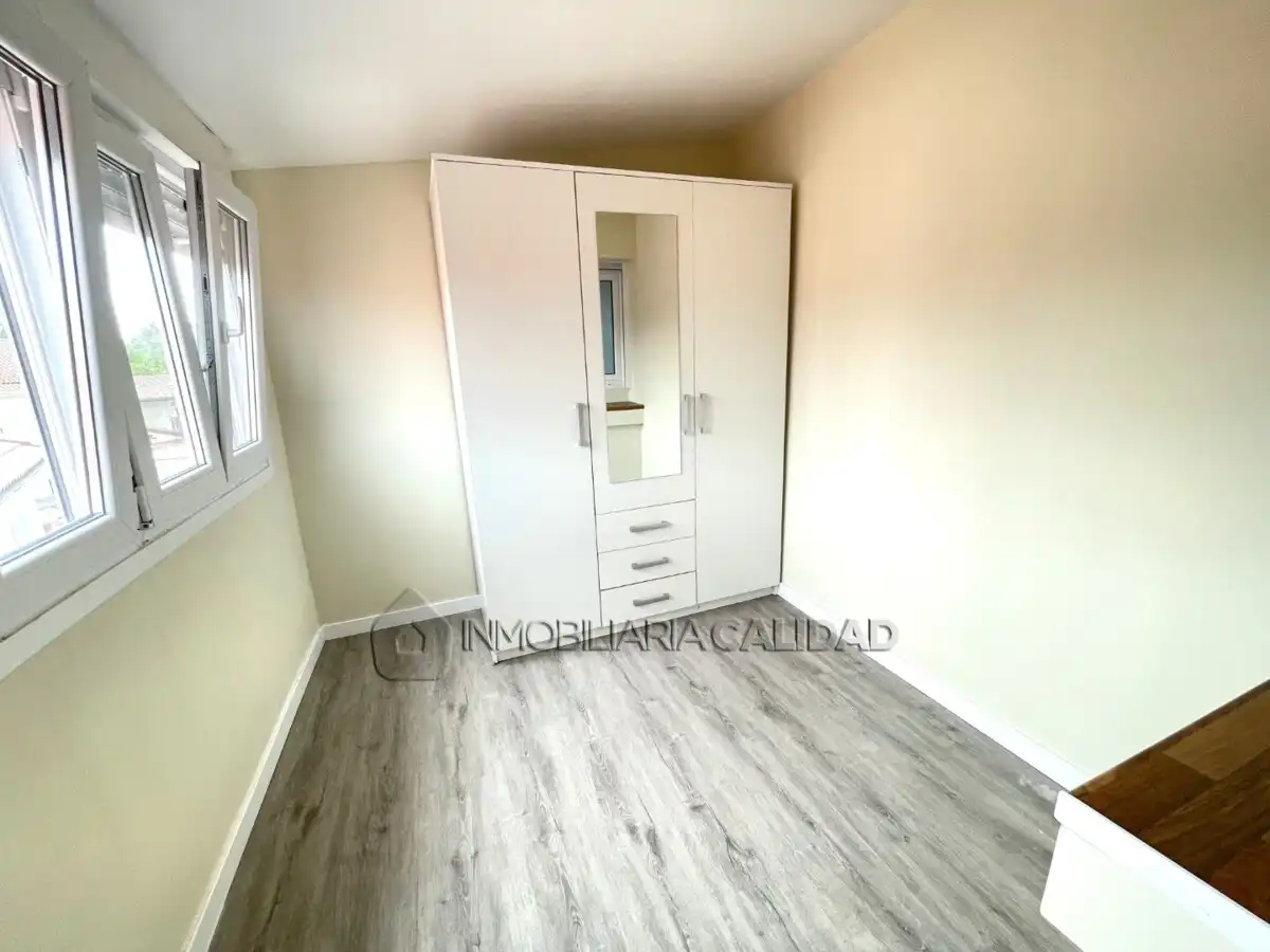 Bedroom of Flat for rent in Burgos  with Heating and Furnished