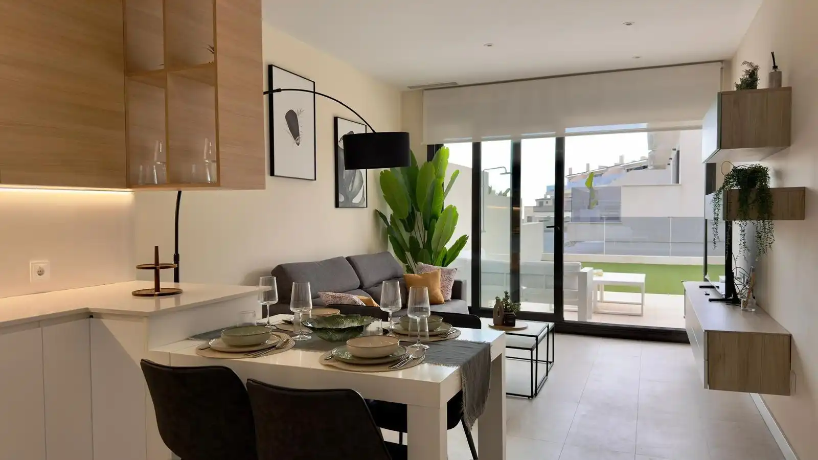 Casa o chalet de alquiler en Calle Londres, 9, Golf Bahía