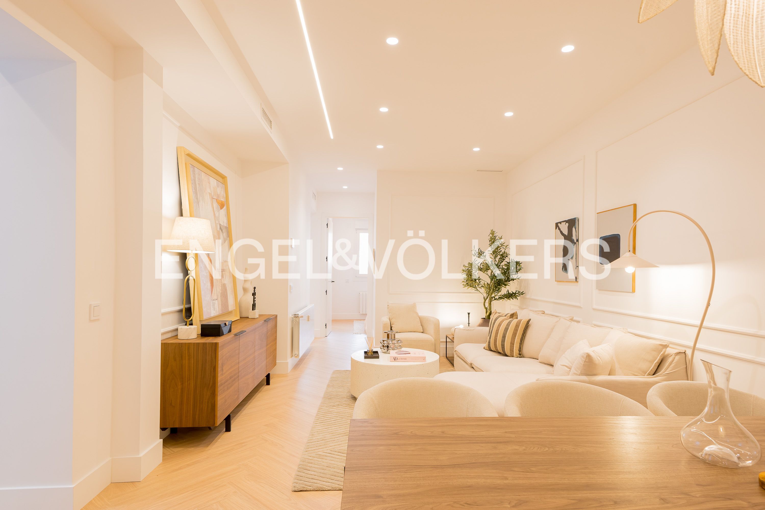 Living room of Flat for sale in  Madrid Capital  with Air Conditioner, Heating and Parquet flooring