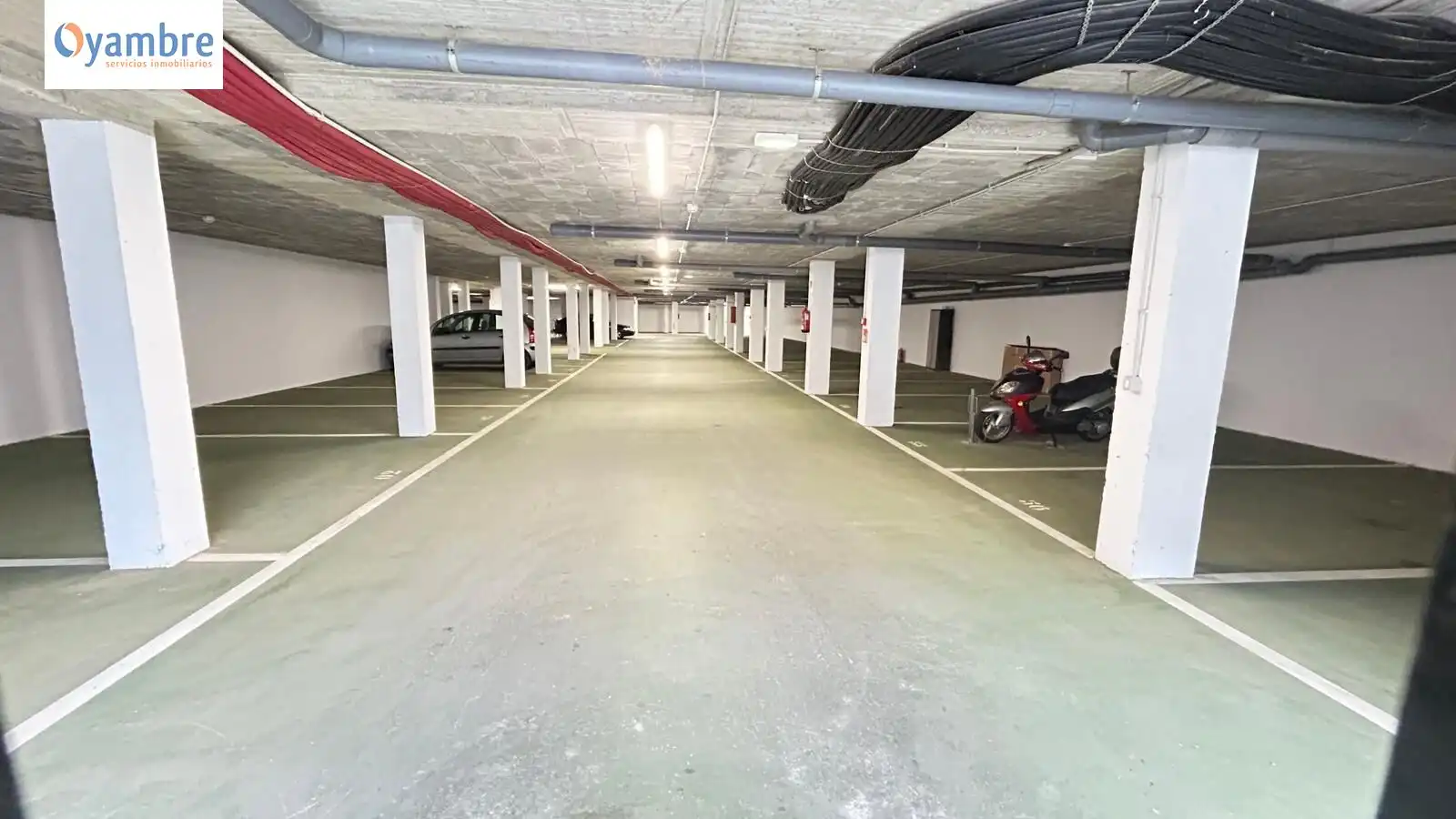 Parkplatz von Garage zum Verkauf in Ampuero