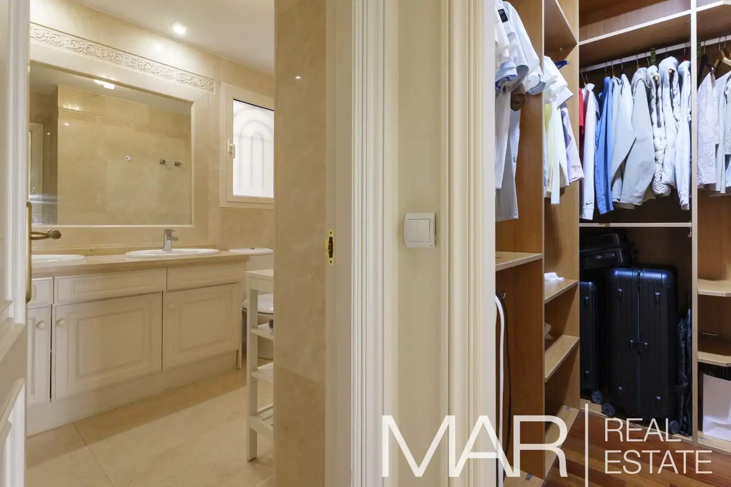 Flat for sale in Calle Nogales, Acacias