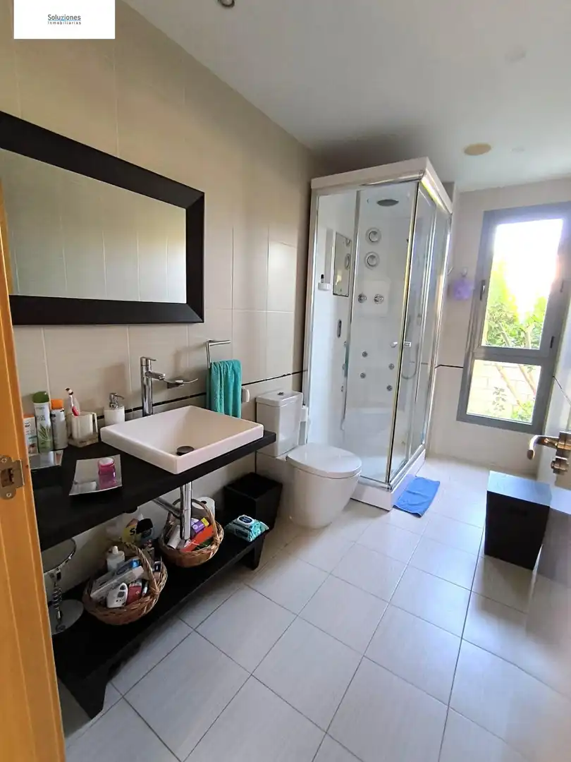 Bany de Casa o xalet en venda en Chinchilla de Monte-Aragón amb Aire condicionat, Calefacció i Jardí privat