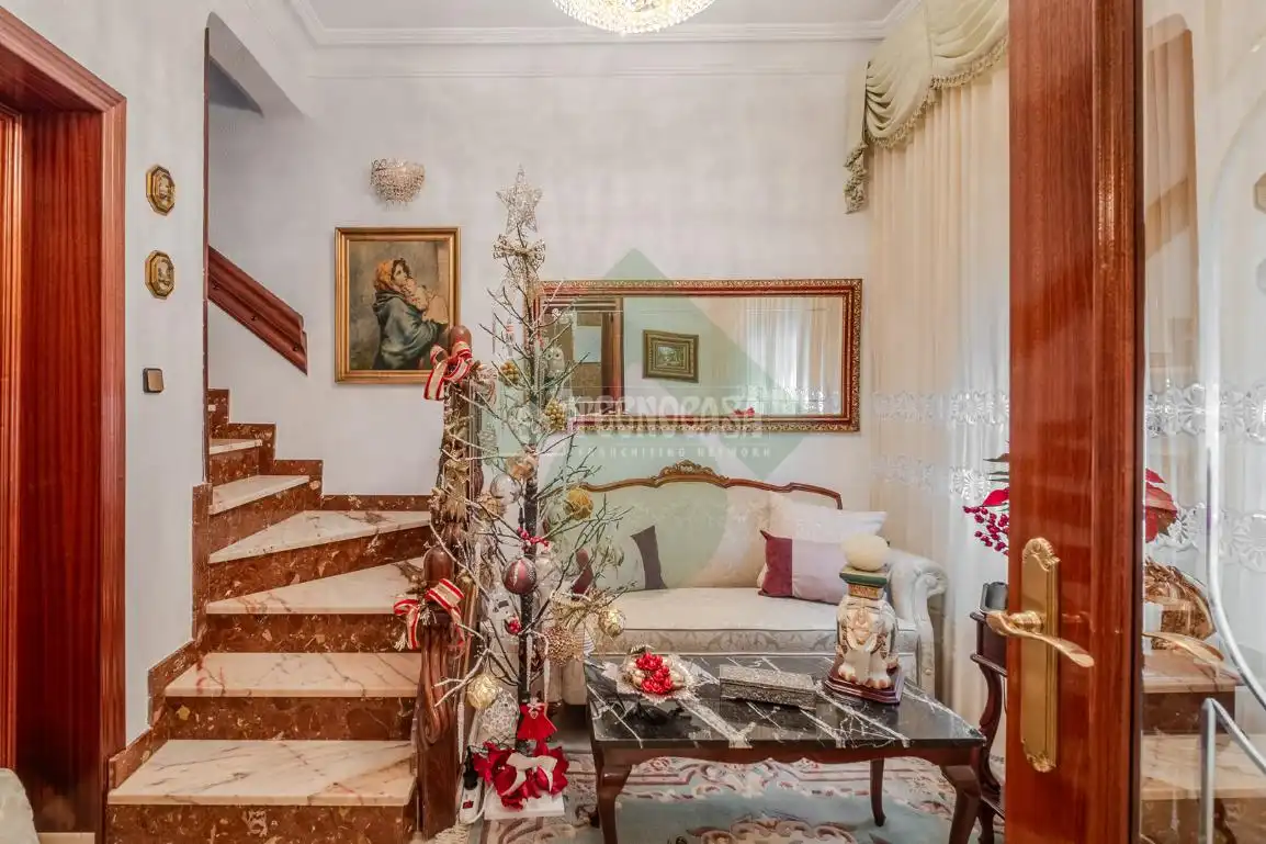 Houses for sale in Madrid  with Air Conditioner and Heating