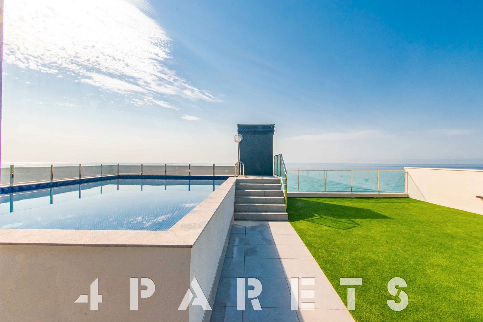 Swimming pool of Flat to rent in Mataró  with Air Conditioner, Heating and Terrace