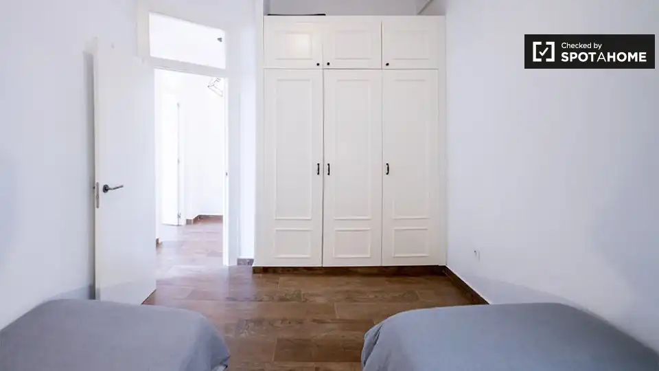 Habitación de Piso de alquiler en Valencia con Aire acondicionado, Calefacción y Amueblado