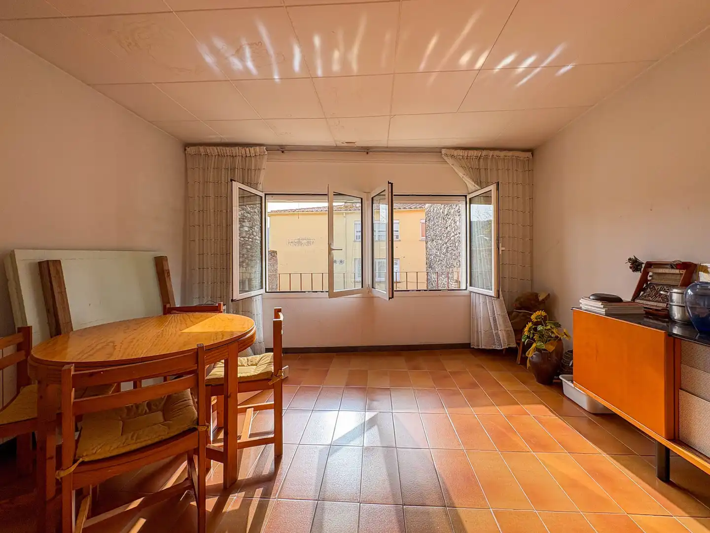 Sala d'estar de Casa adosada en venda en Quart amb Calefacció, Terrassa i Balcó