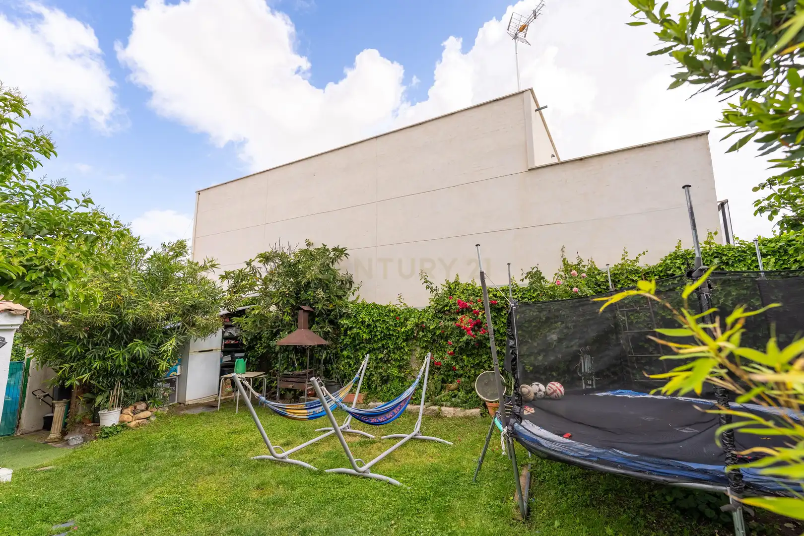 Garten von Residential zum Verkauf in Madrid