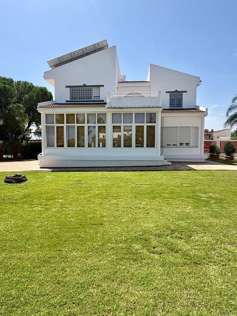 Vista exterior de Casa o xalet en venda en Aljaraque amb Aire condicionat, Calefacció i Jardí privat