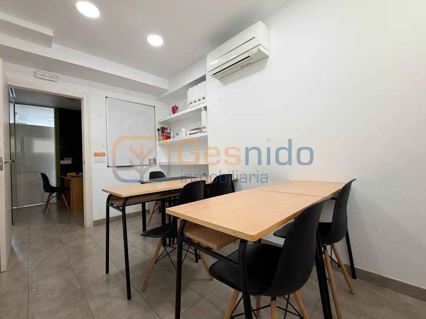 Commercial properties for rent in Segovia  with Air Conditioner