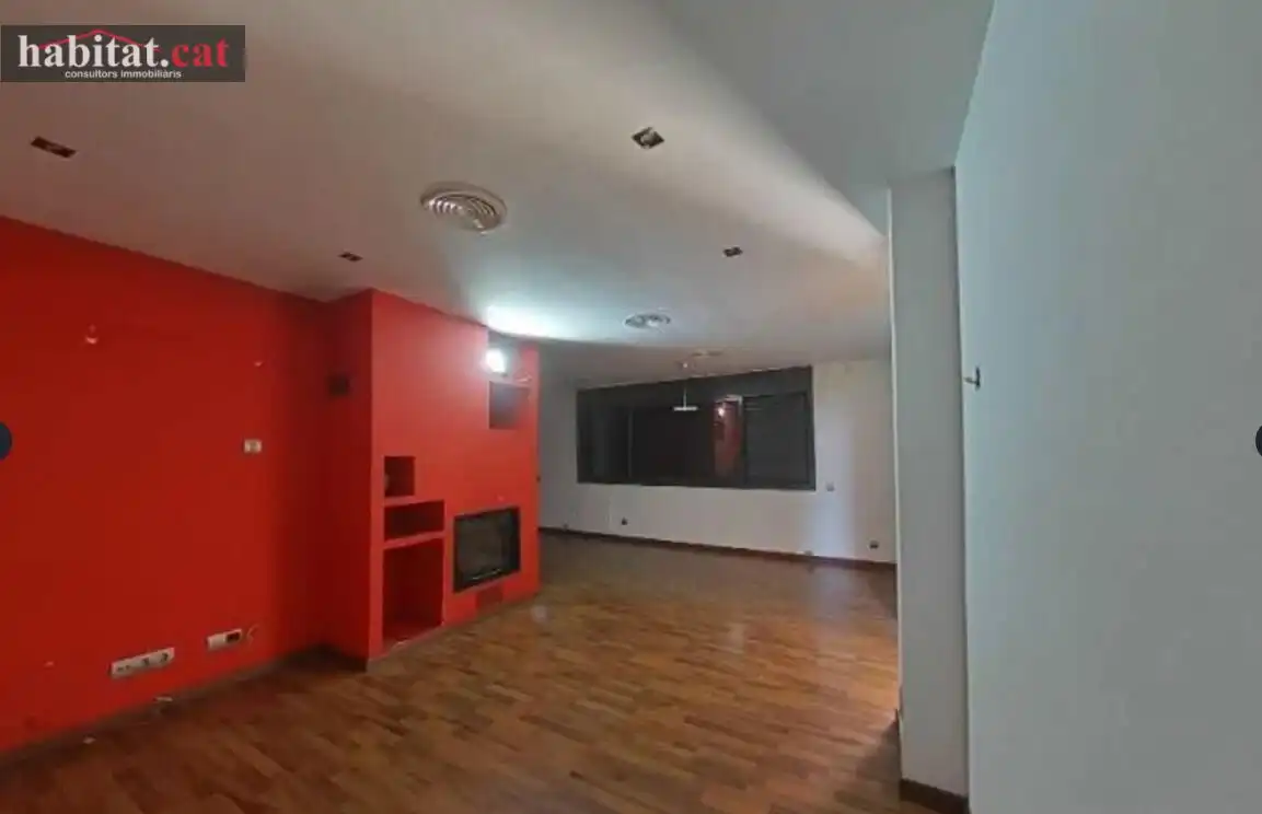 Casa o chalet en venta en Vilanova i la Geltrú con Piscina y Balcón