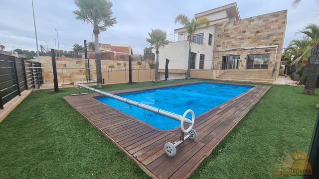 Casa-chalet en Venta en Altorreal - El Chorrico