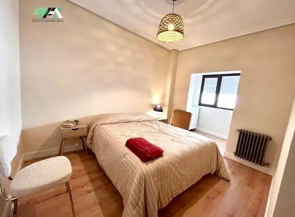 Dormitori de Casa o xalet en venda en Baeza, Jaén