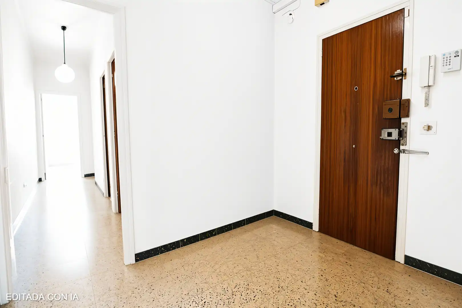 Wohnung zum Verkauf in Barcelona mit Terrasse und Balkon