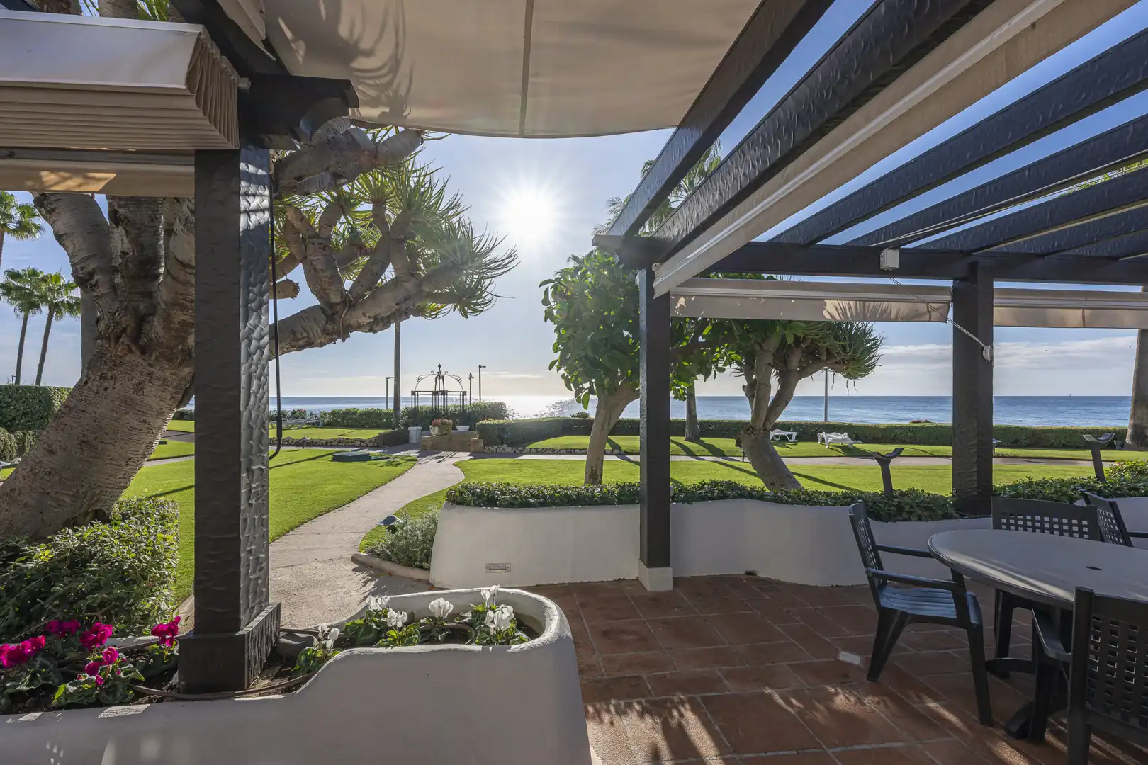 Terrace of Ground floor for sale in Estepona  with Terrace, Swimming Pool and Community pool