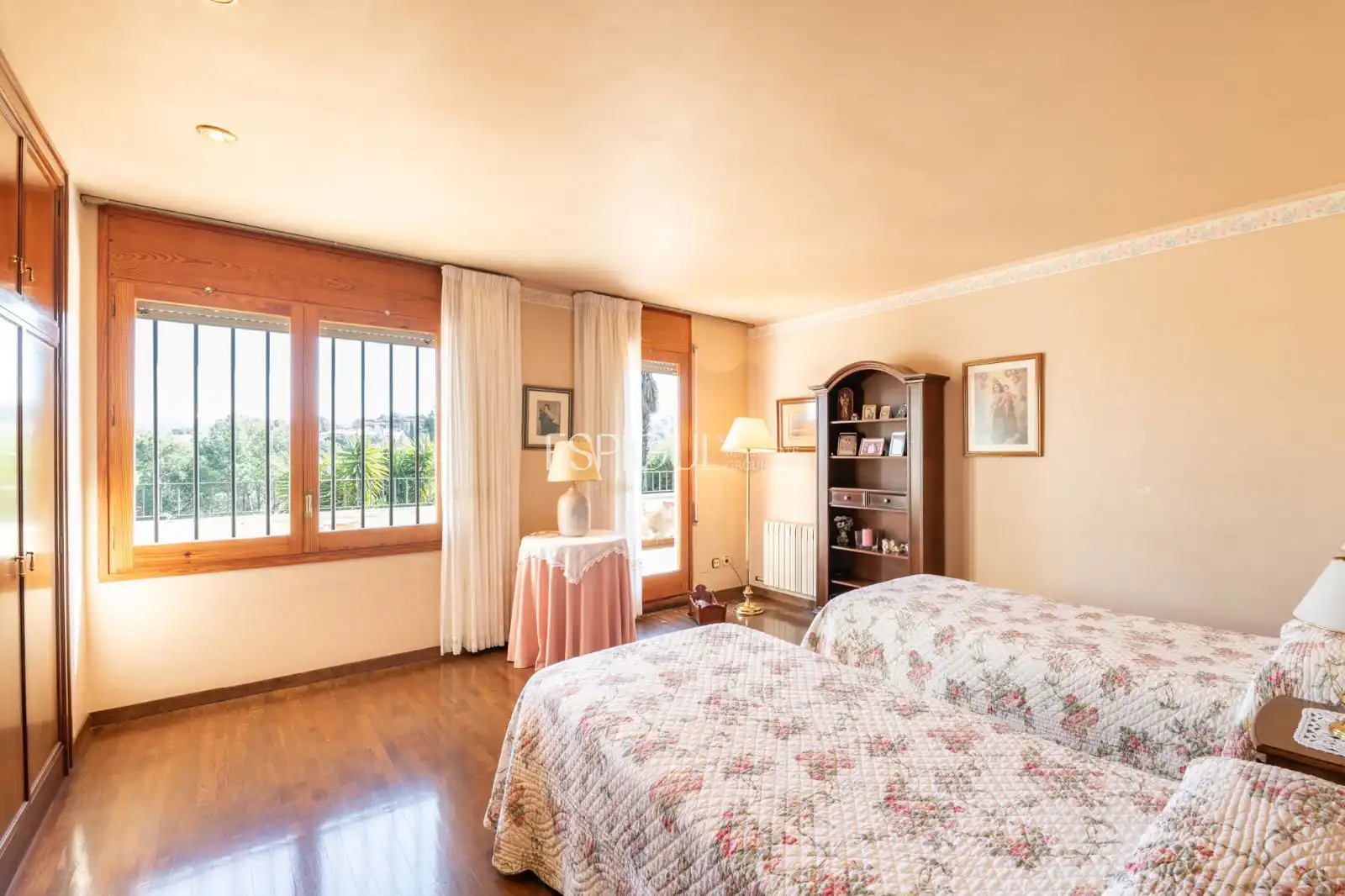 Bedroom of Houses for sale in Sant Cugat del Vallès  with Air Conditioner, Heating and Parquet flooring