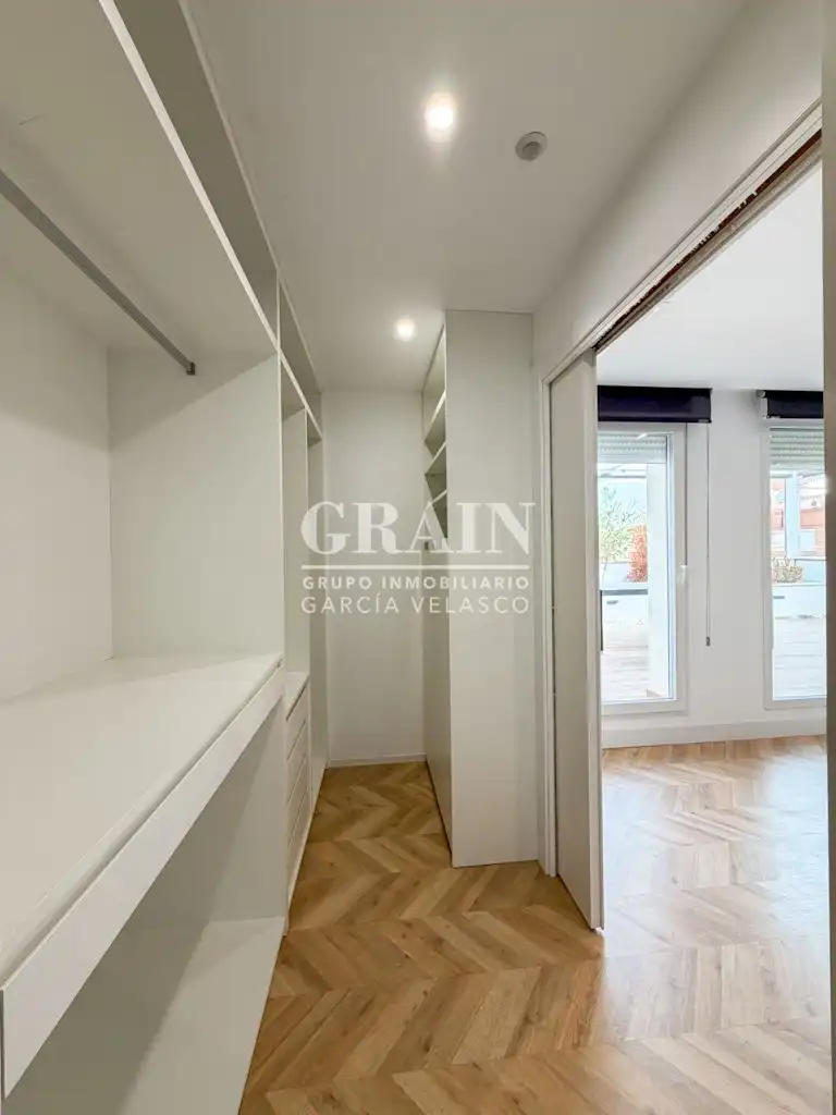 Dachboden zur Miete in Albacete mit Heizung, Terrasse und Balkon