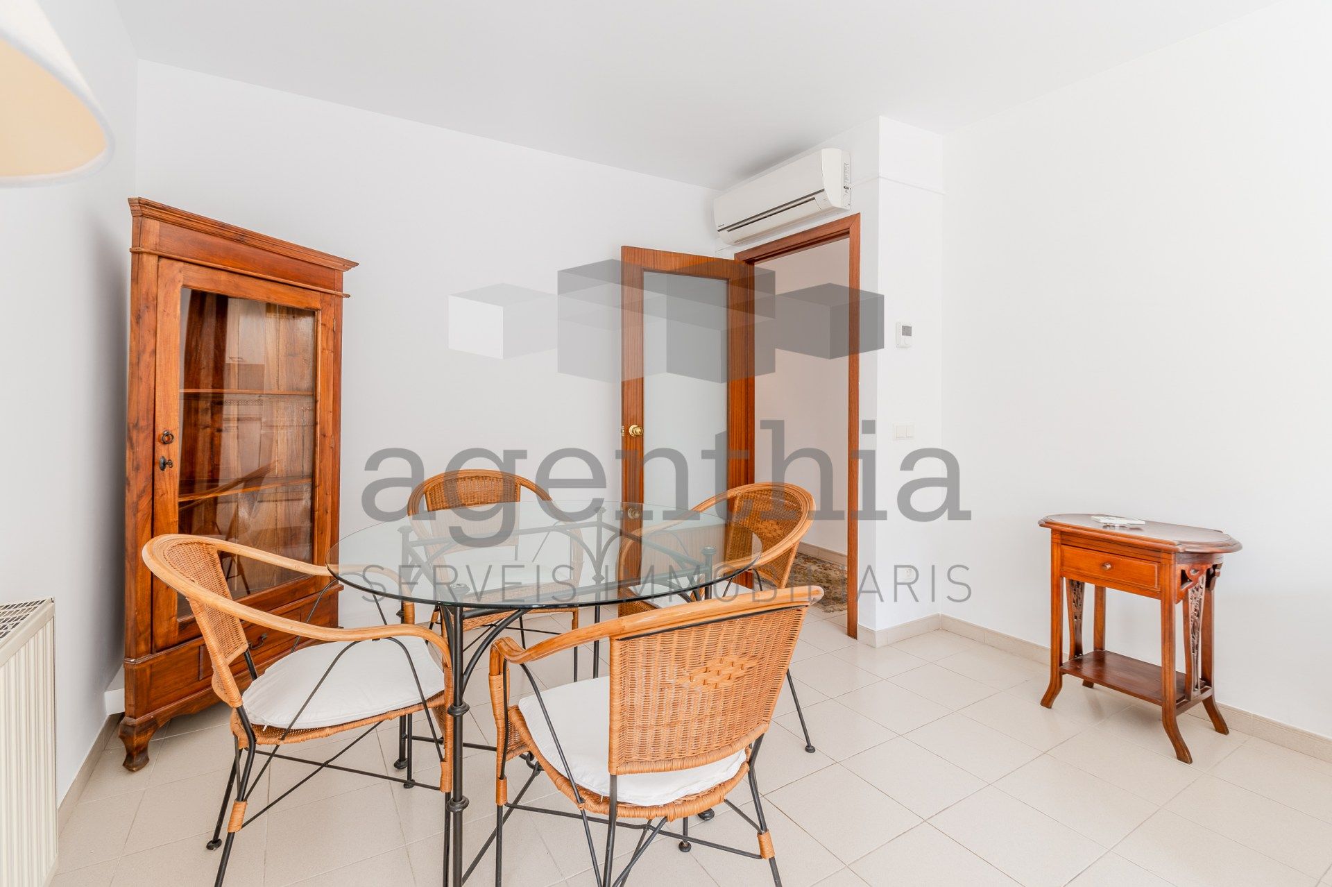 Menjador de Pis en venda en Girona Capital amb Aire condicionat, Calefacció i Terrassa