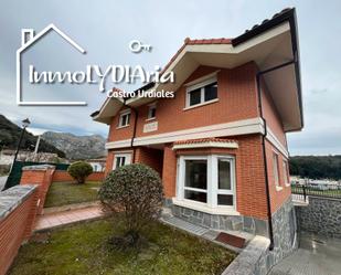 Exterior view of House or chalet for sale in Castro-Urdiales  with Heating, Private garden and Parquet flooring