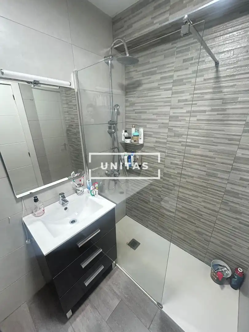 Piso en venta en BENEFAC.REMEDIOS URIARTE, 2, Carolinas Altas