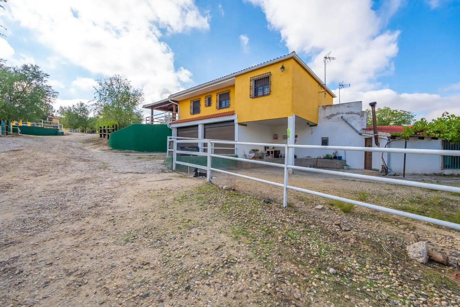 Grundstücke zum Verkauf in Olivares, Batres