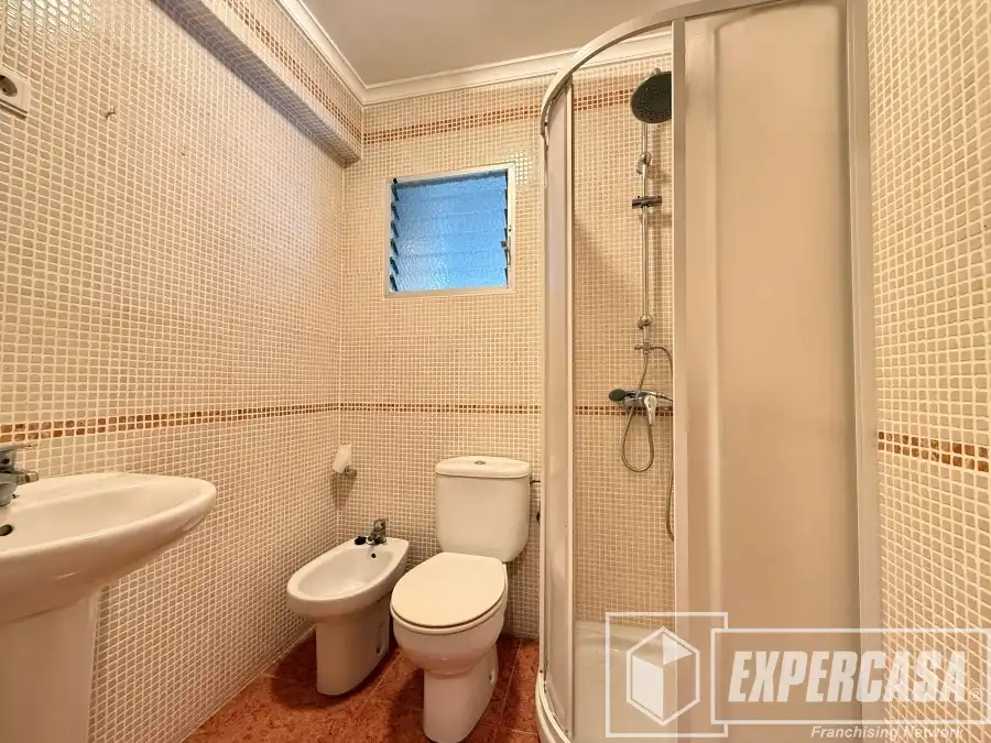Baño de Piso en venta en Llíria con Aire acondicionado, Calefacción y Trastero