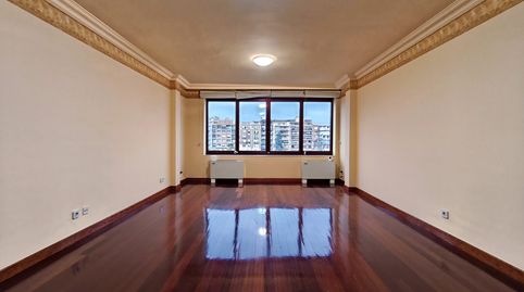 Piso de 3 habitaciones con garaje en El Espolón, Logroño Centro, imatge 2