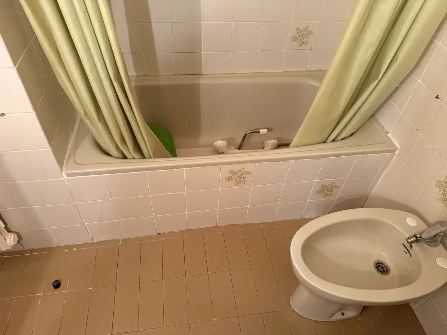 Baño de Casa adosada en venta en Utebo con Aire acondicionado, Calefacción y Jardín privado