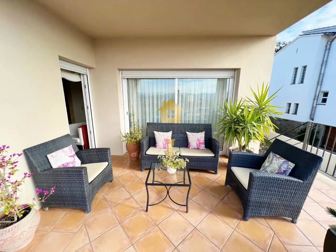 Terrassa de Casa o xalet en venda en La Bisbal d'Empordà amb Aire condicionat, Jardí privat i Terrassa