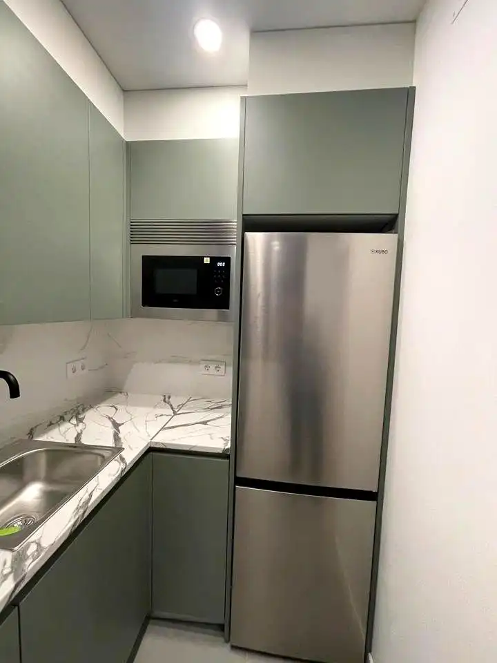 Cuina de Apartament de lloguer en Madrid amb Aire condicionat, Calefacció i Terrassa