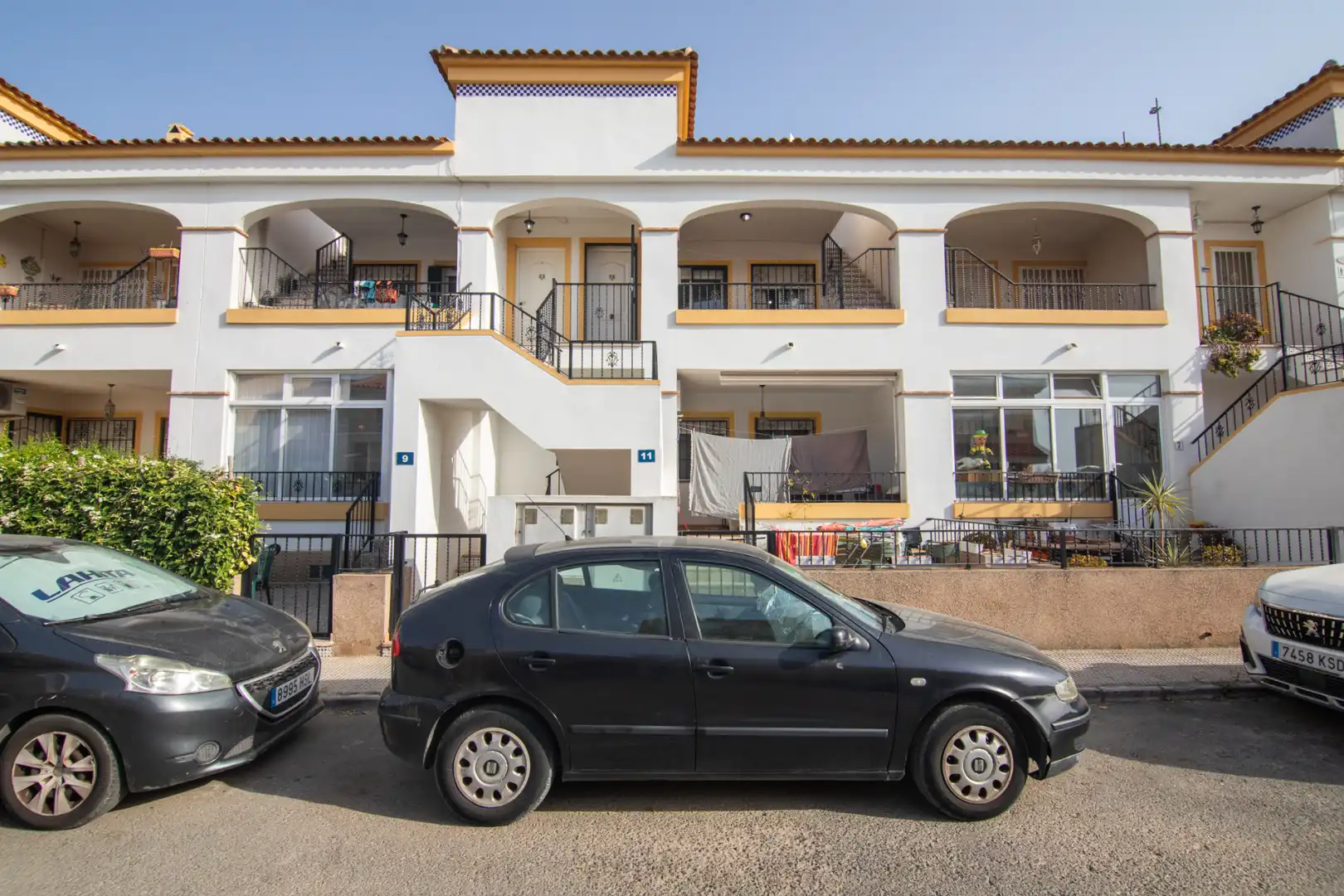 Vista exterior de Casa o xalet en venda en Orihuela amb Calefacció, Moblat i Piscina comunitària