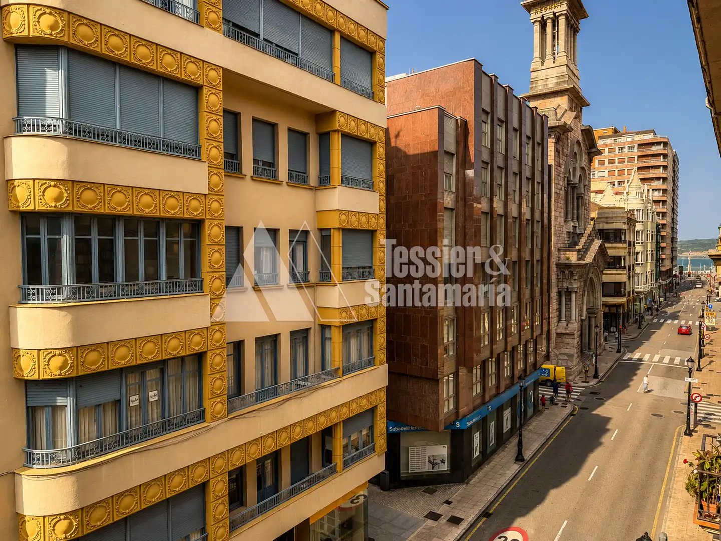 Vista exterior de Pis de lloguer en Gijón  amb Calefacció, Parquet i Moblat