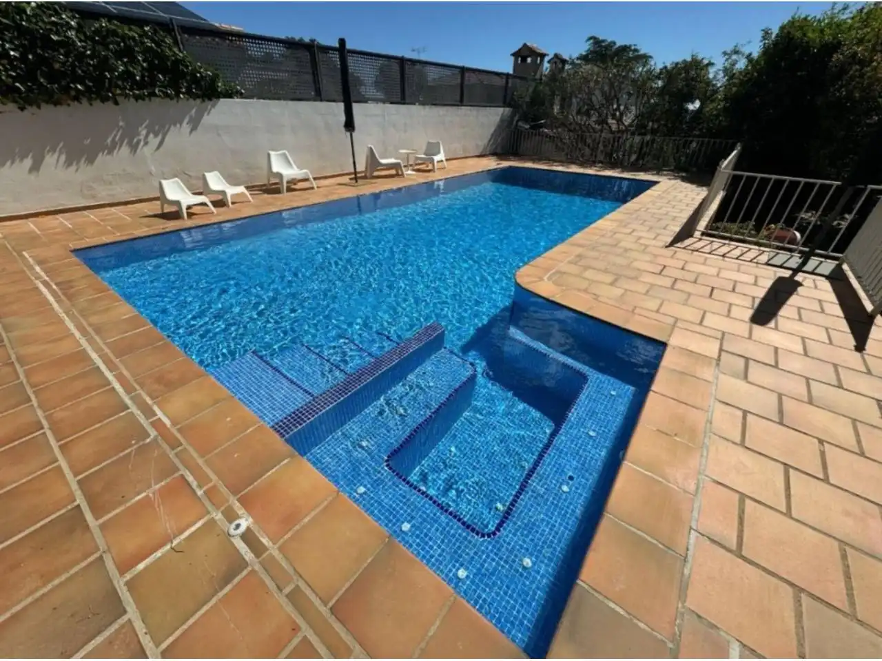 Piscina de Casa o xalet en venda en Riba-roja de Túria amb Aire condicionat, Calefacció i Jardí privat