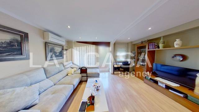 Piso en Venta en La Verneda i la Pau